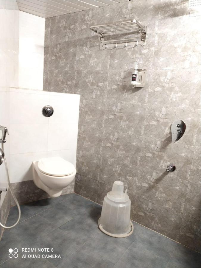 U Life Hotel Mumbai Eksteriør bilde