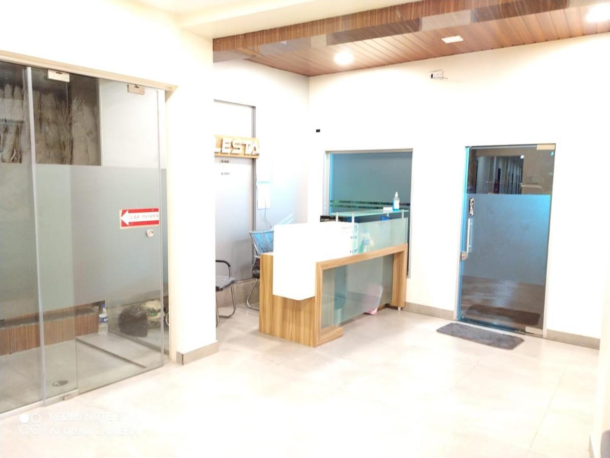 U Life Hotel Mumbai Eksteriør bilde