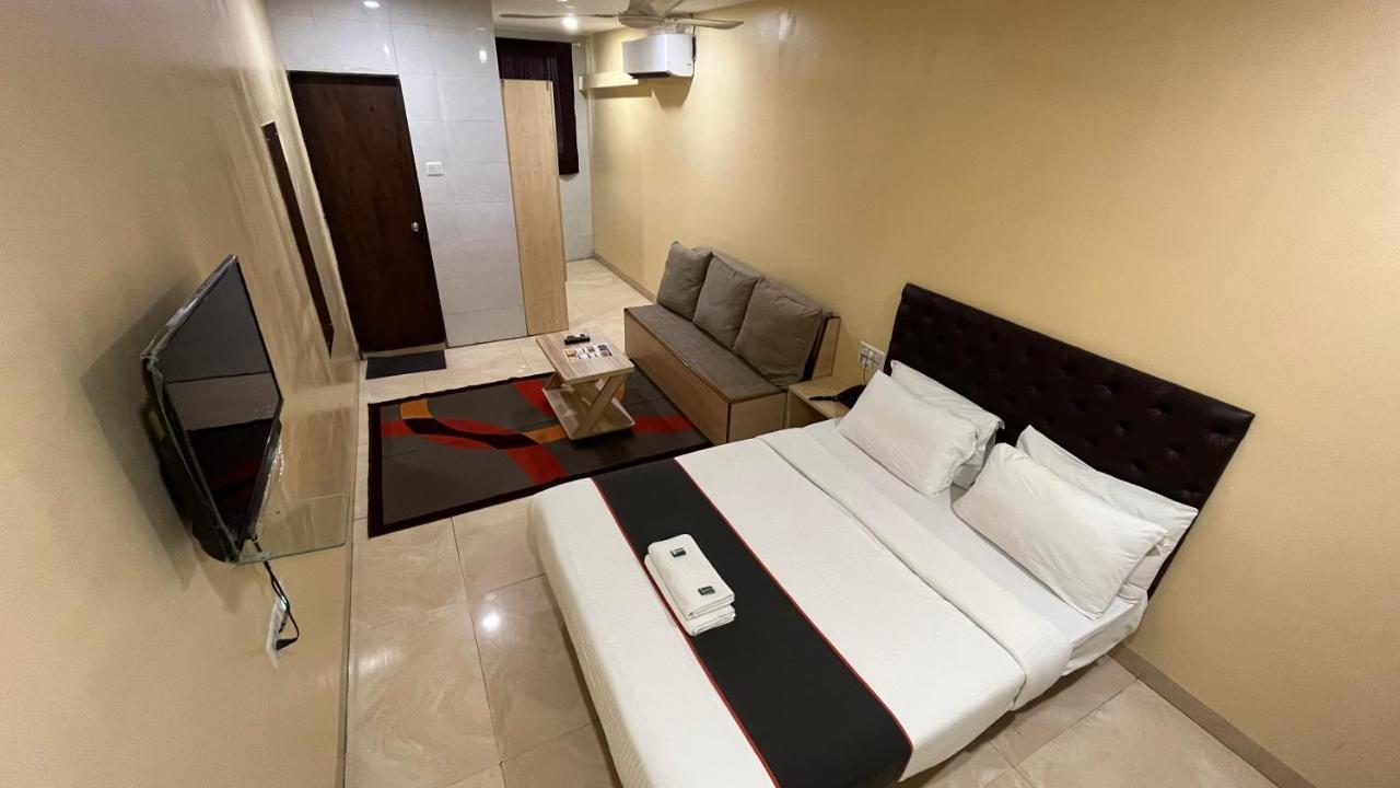 U Life Hotel Mumbai Eksteriør bilde