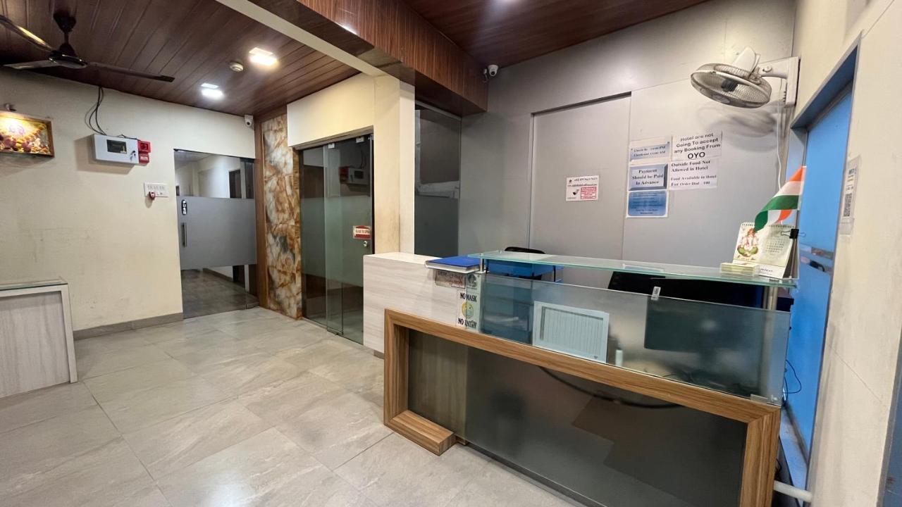 U Life Hotel Mumbai Eksteriør bilde